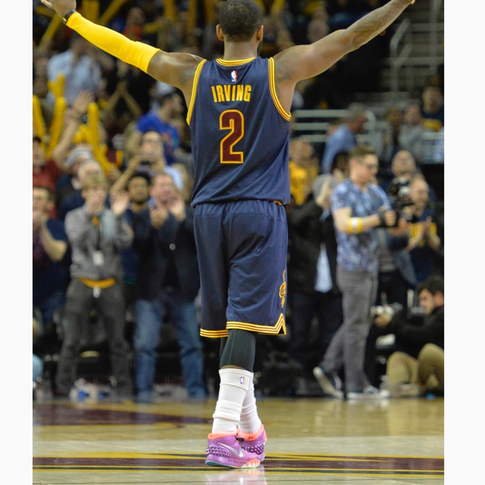 Kyrie Irving 1  'Easter' Edition - Picture 15 of 16